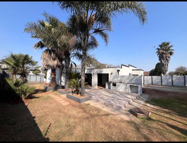 4 BEDROOM HOUSE FOR SALE IN WYCHWOOD